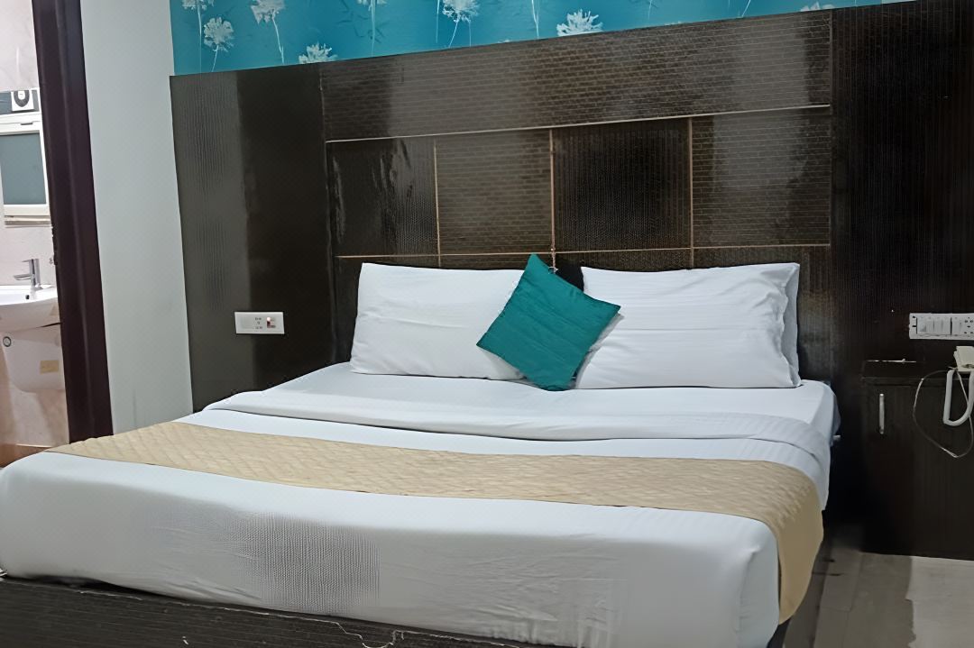 Hotel Square Plaza Near Delhi Airport