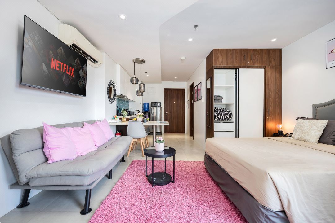 Chic Cozy Studio at Tambuli Residences Ocean View by Dominik Studio with Pool Balcony in Mactan