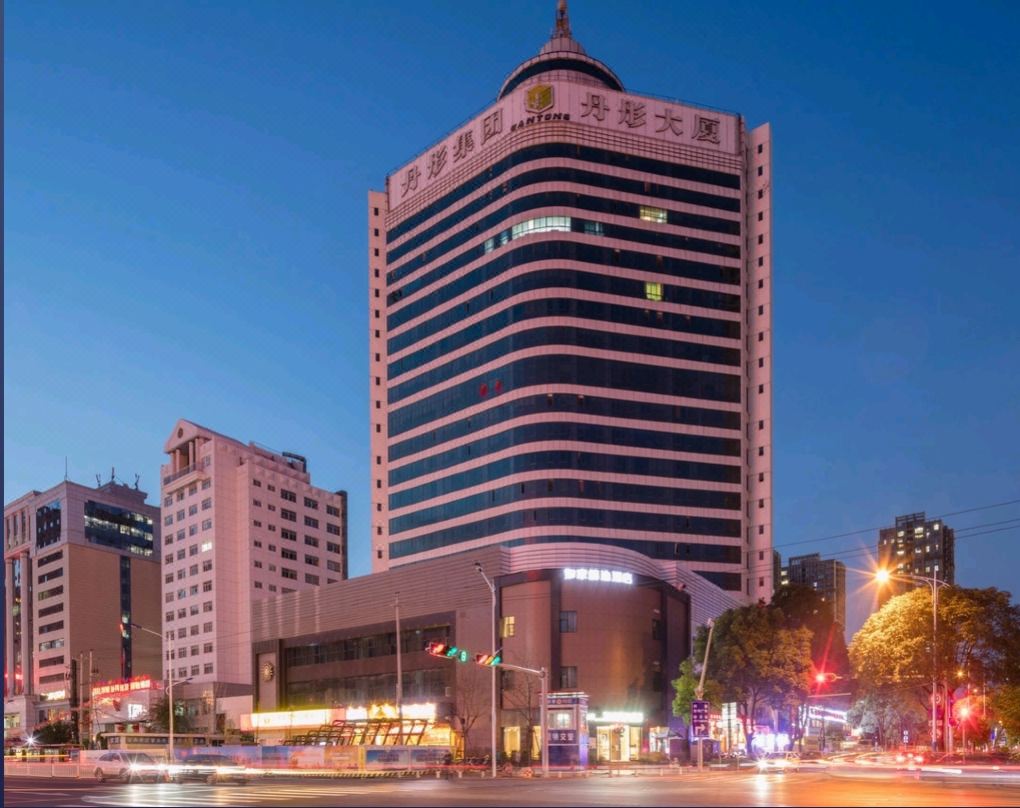 Homeinn Plus (Kunming Baiyun Road Tongde Square)