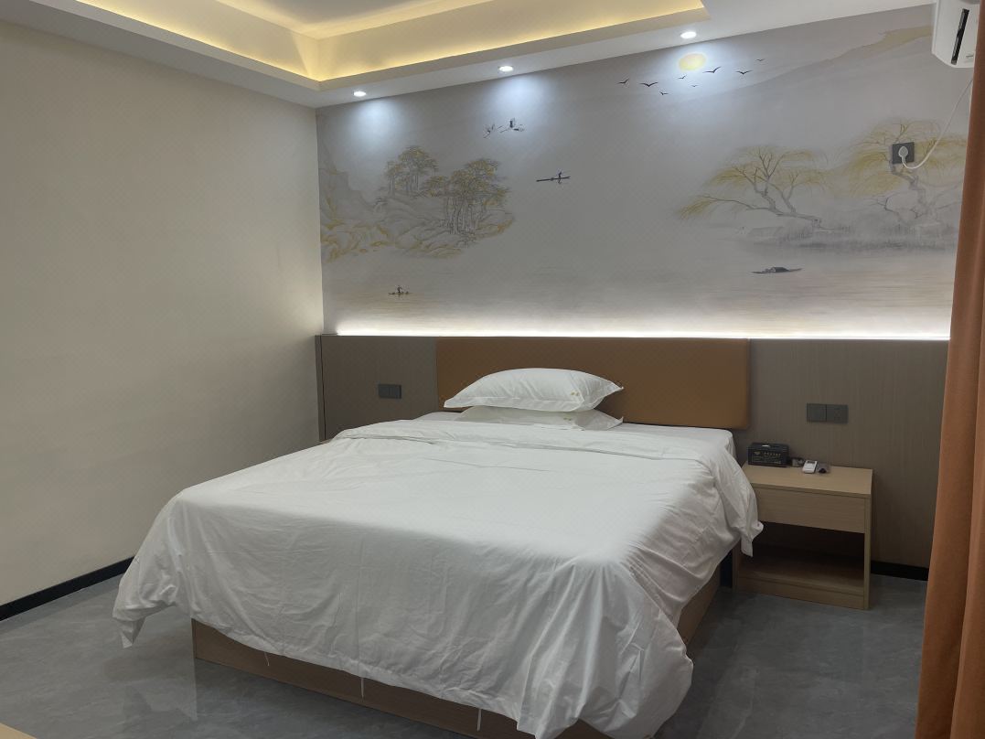 Wanzai Mengying Light Luxury Hotel (Industrial Park)