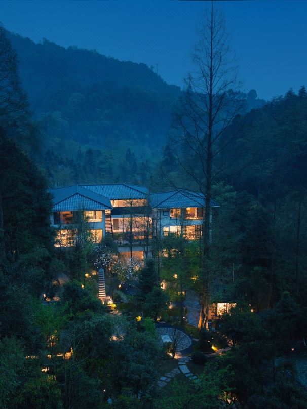 Qingcheng Mountain is not staying. Jiuzhi Forest Private Tang Homestay