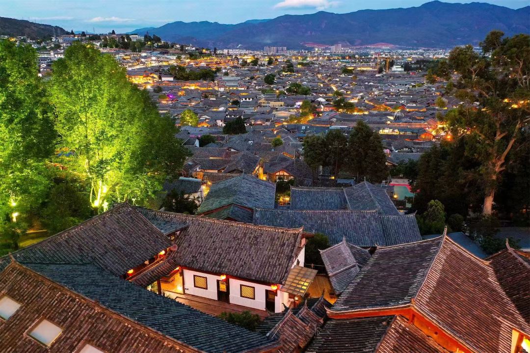 Dishui Danping Ancient City Panoramic Homestay (Lijiang Ancient City Sifang Street)