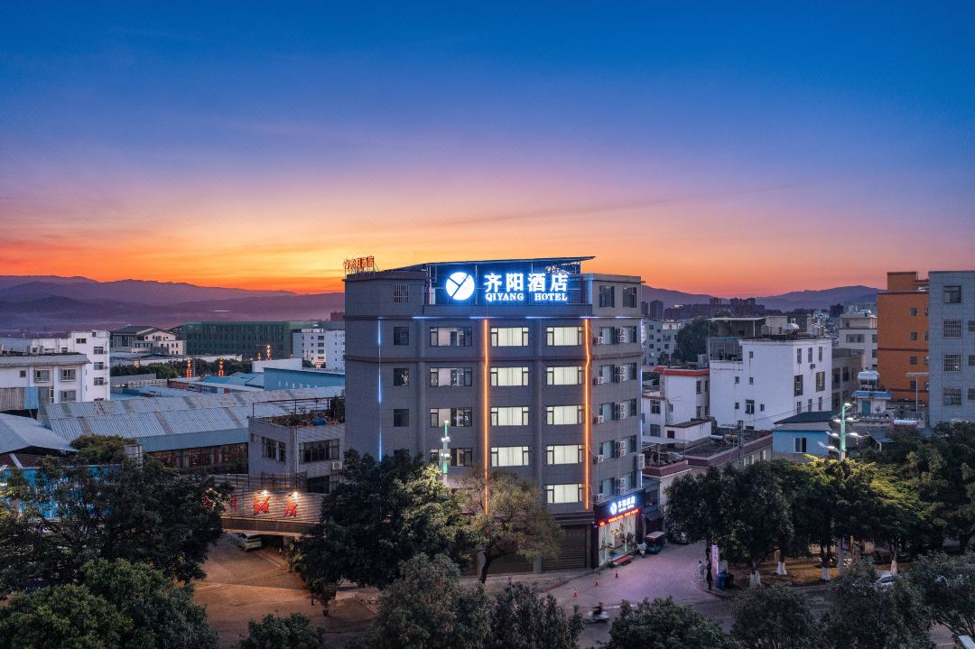 Qiyang Hotel Jianshui