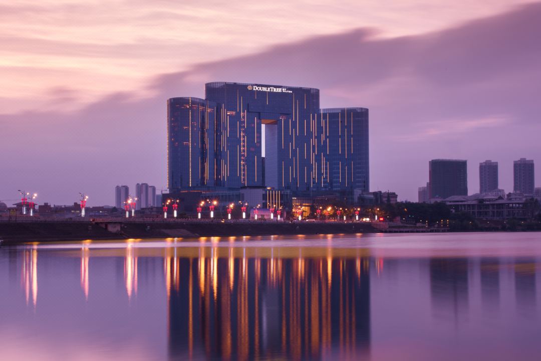 DoubleTree by Hilton Anshun