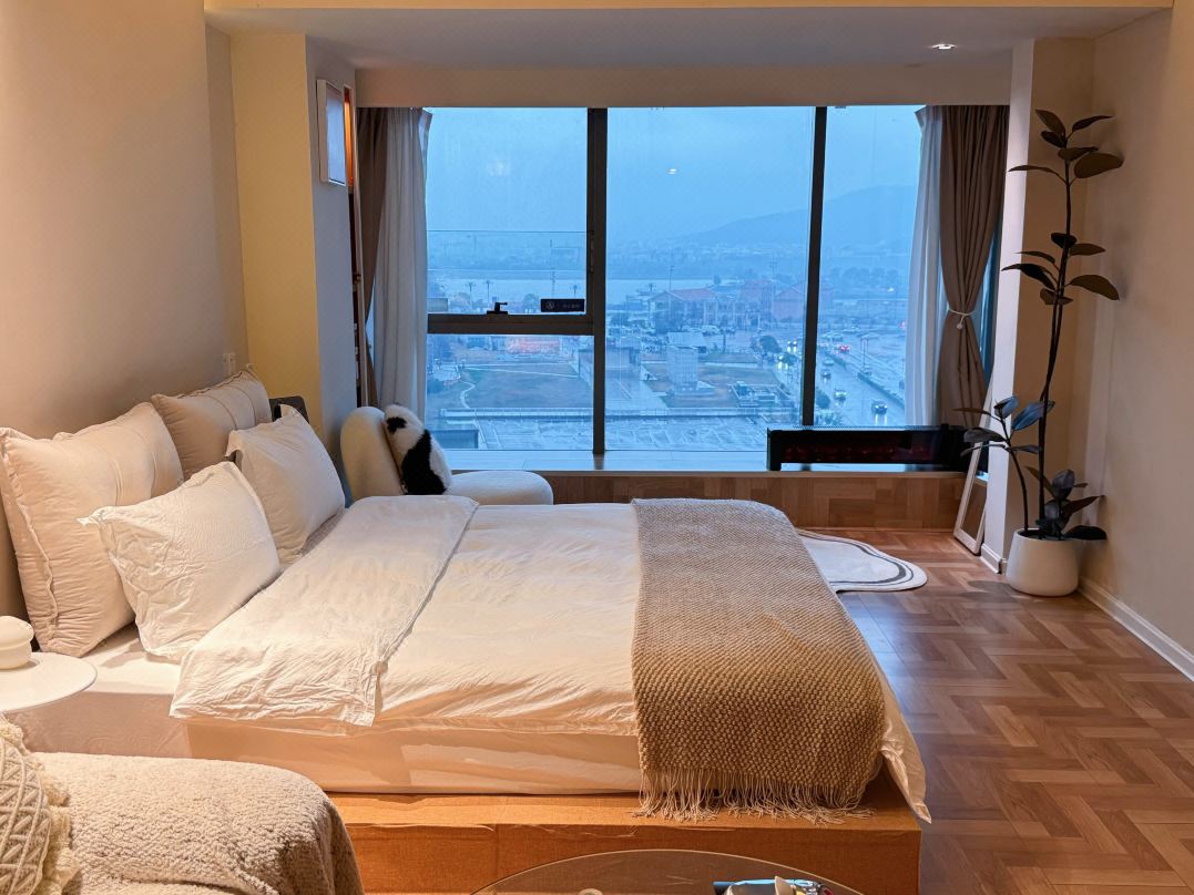 Dingyu Theme Apartment (Qiaotongxueshaonian Square Branch