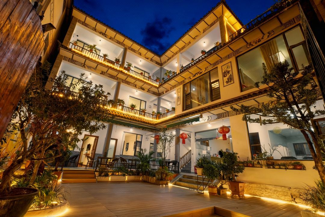 Banshan Du Guesthouse (Dali Ancient City March Street Branch)