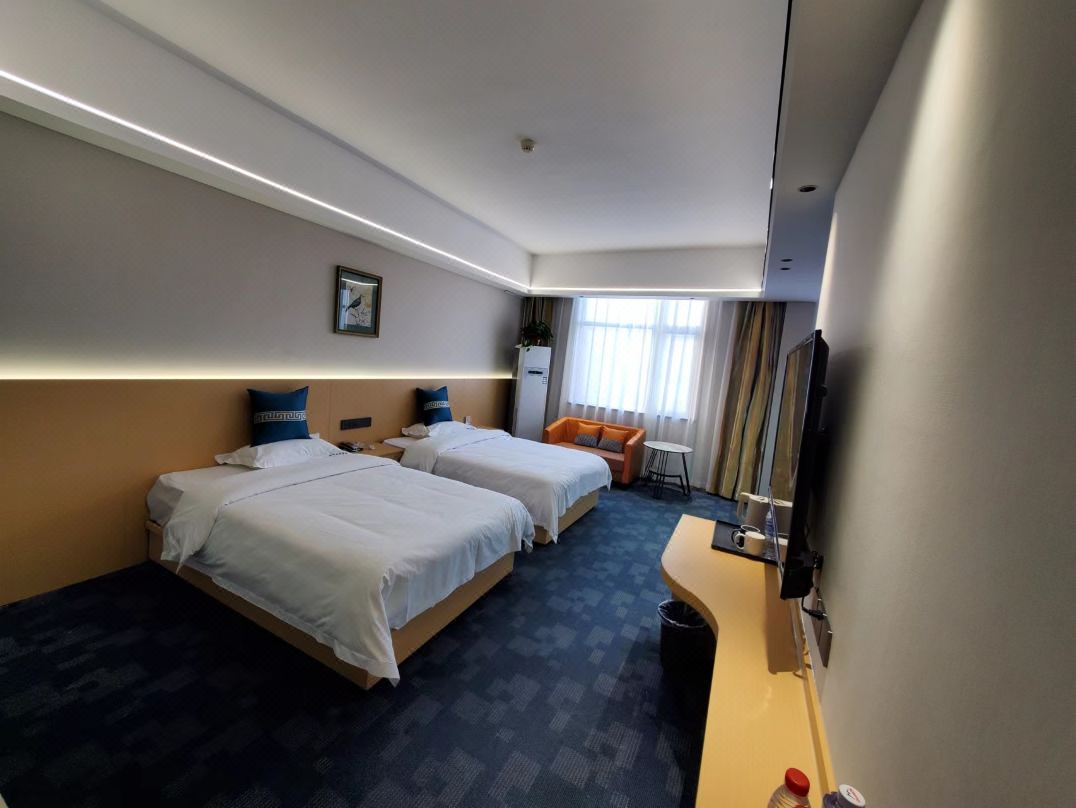 Qilu Yunshang Hotel (Dengzhou Railway Station)