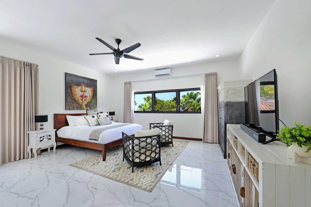 Villa Drupadi 16B 4 bed 4.5 bath Seminyak Location