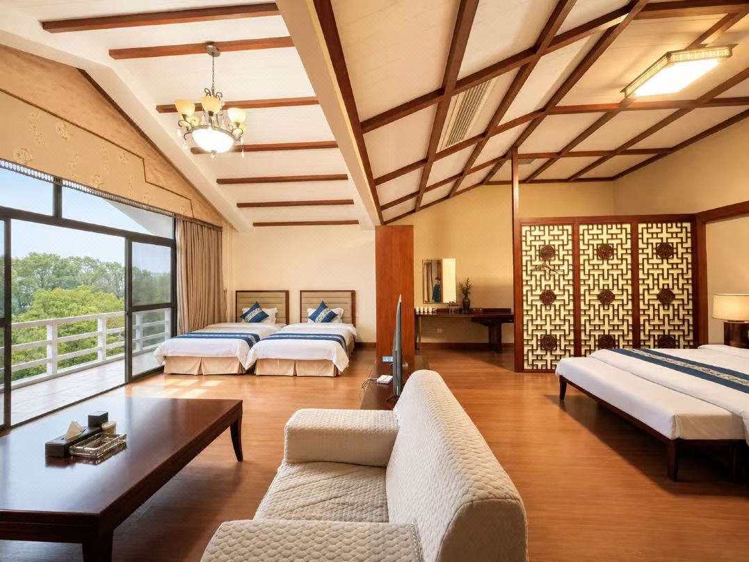 Dandelion Hotel (Longhu Mountains Scenic Area Tourist Center)