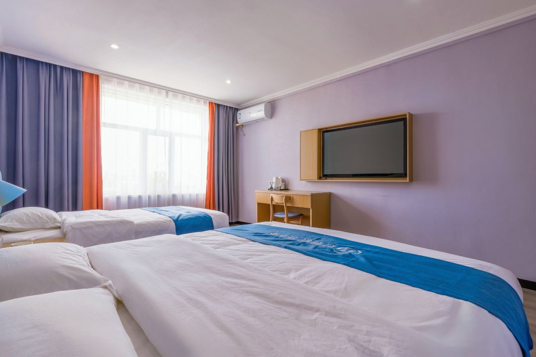 RujiaHuayiSelectedHotel(EjinaBannerPopuluseuphraticaScenicAreaBranch)
