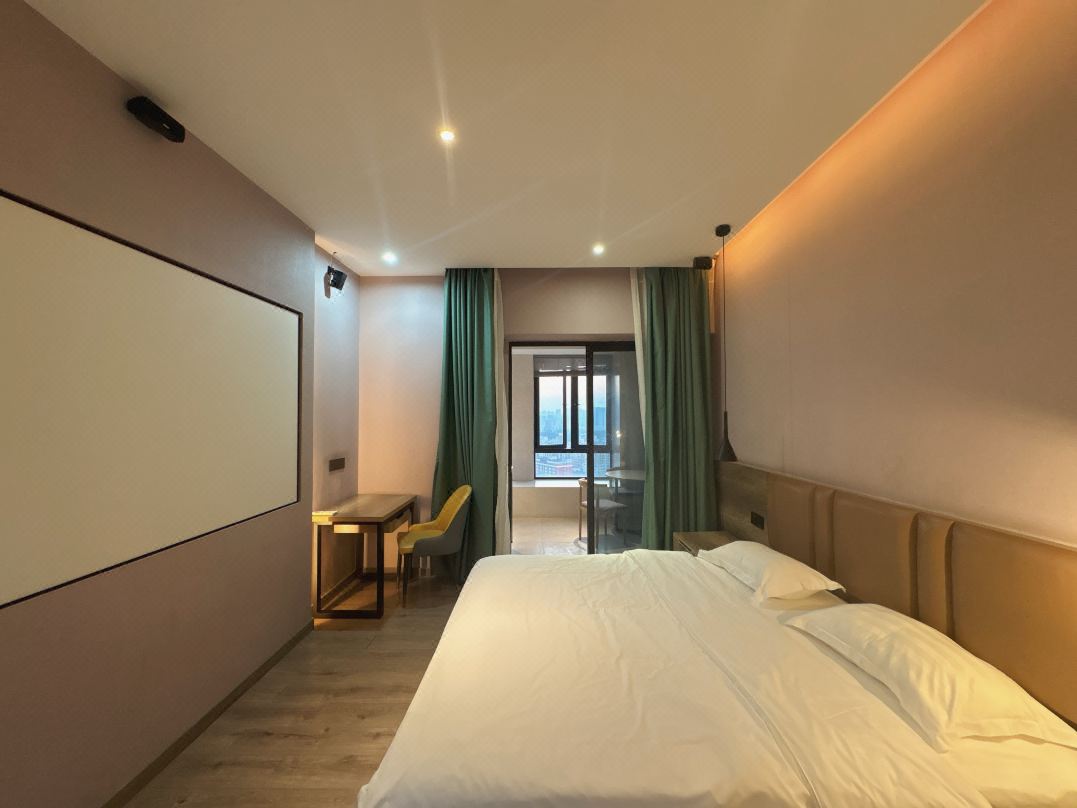 Yunhai Apartment (Zhanjiang Dijing Mansion Haitian Station)