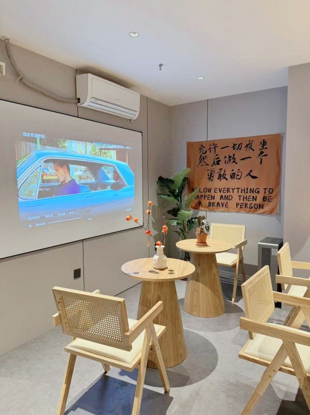 Dengba Chinese Inn (Shanghai Caohejing Hechuan Road Subway Station)