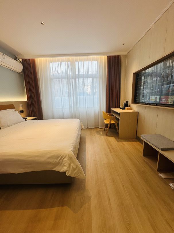 Xidao Hotel (Shijiazhuang Xinbai Square Subway Station Branch)