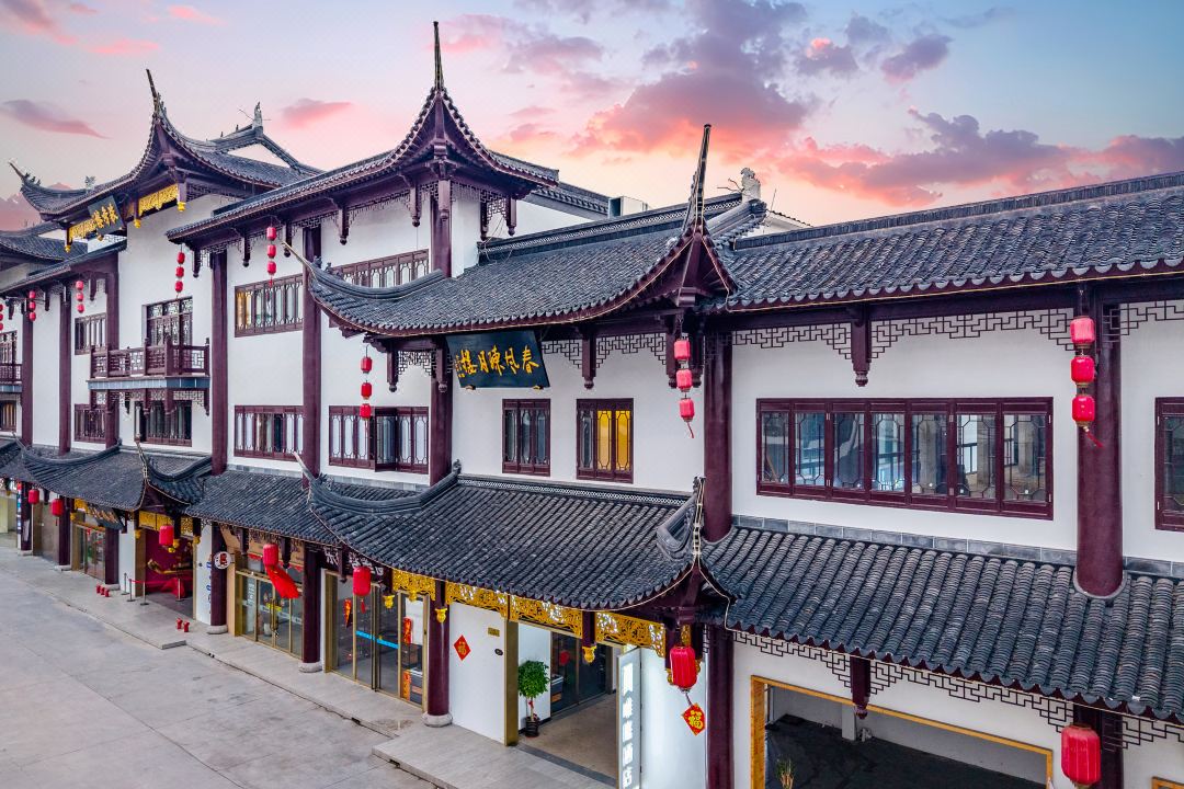 Waiting Hotel (Shanghai Luodian Ancient Town Meilan Lake Subway Station Store)
