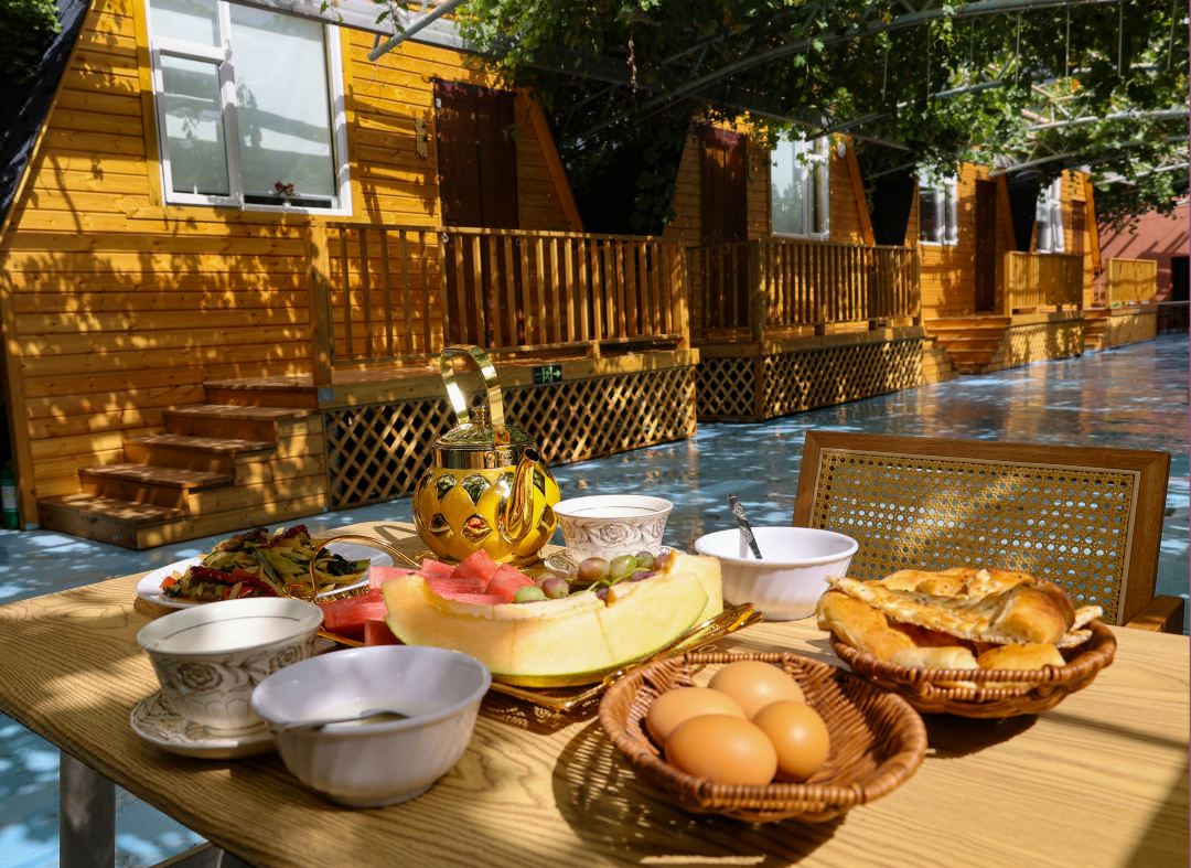 Qianzi Town B&B (within the Grape Valley Scenic Area)