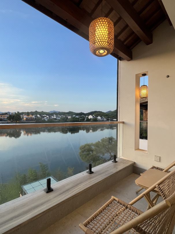 Yulong Lakeside · Xiaoyin Jiangshe · Swimming Pool Homestay (Taohua Tan Scenic Area)