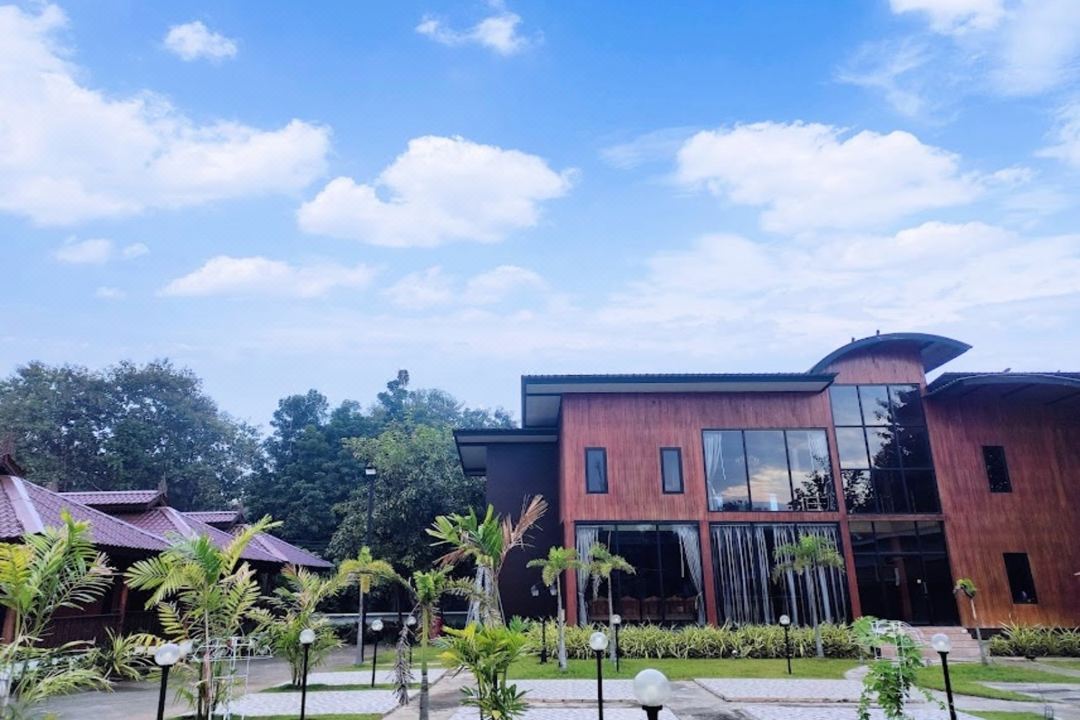 Phra Chan Khiang Dao Resort
