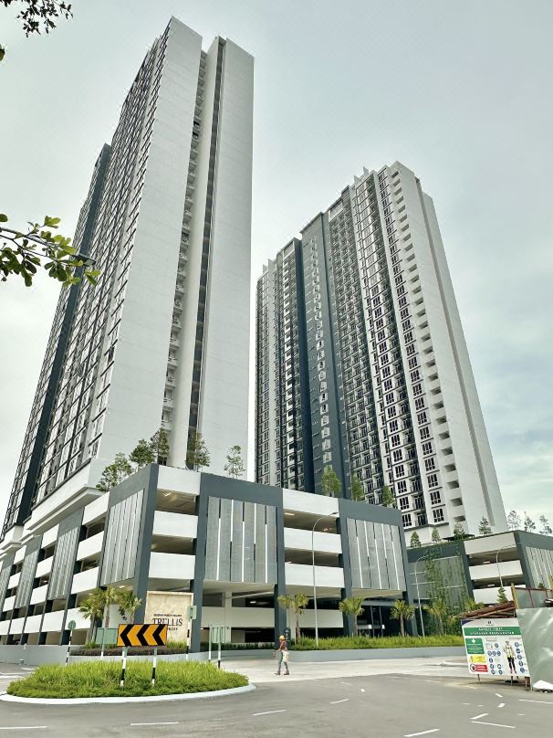 Paragon Residence Straits View by Stayrene