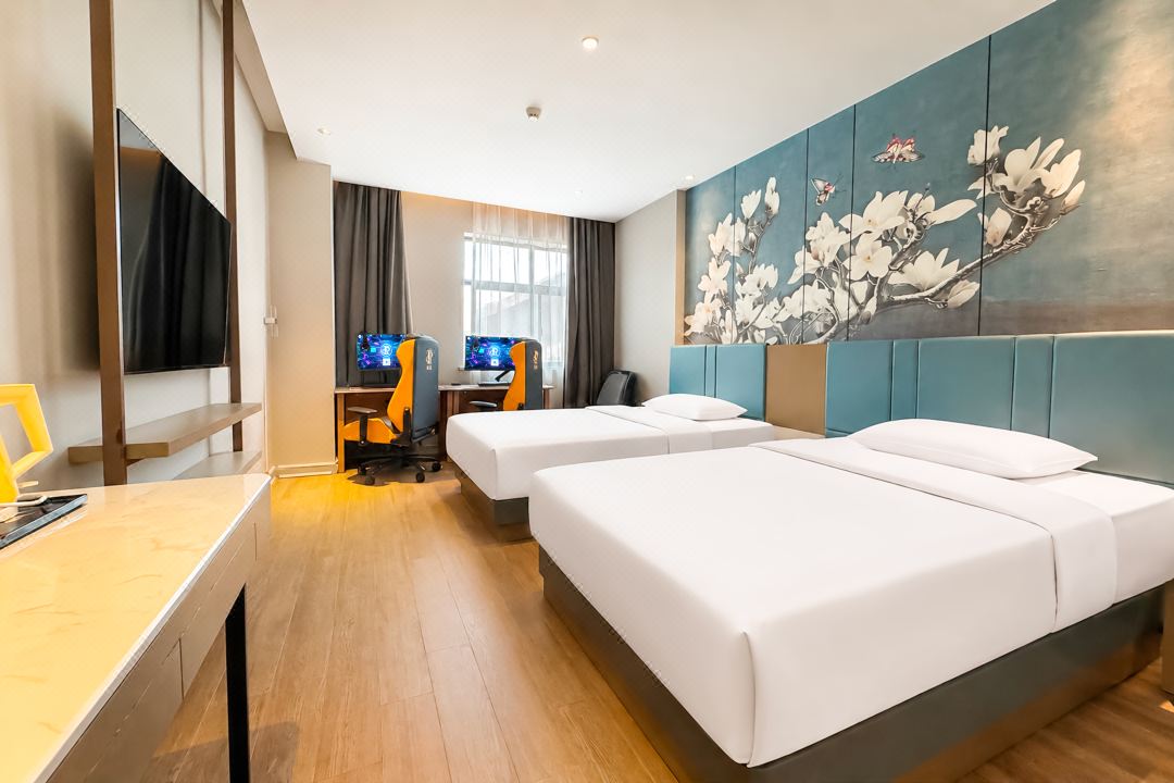 Jingfang E-Sports Hotel (Lianyungang High-Speed Railway Station)