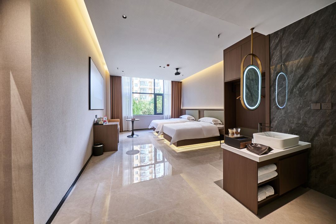 Yushanju Business Hotel (City Sports Center)