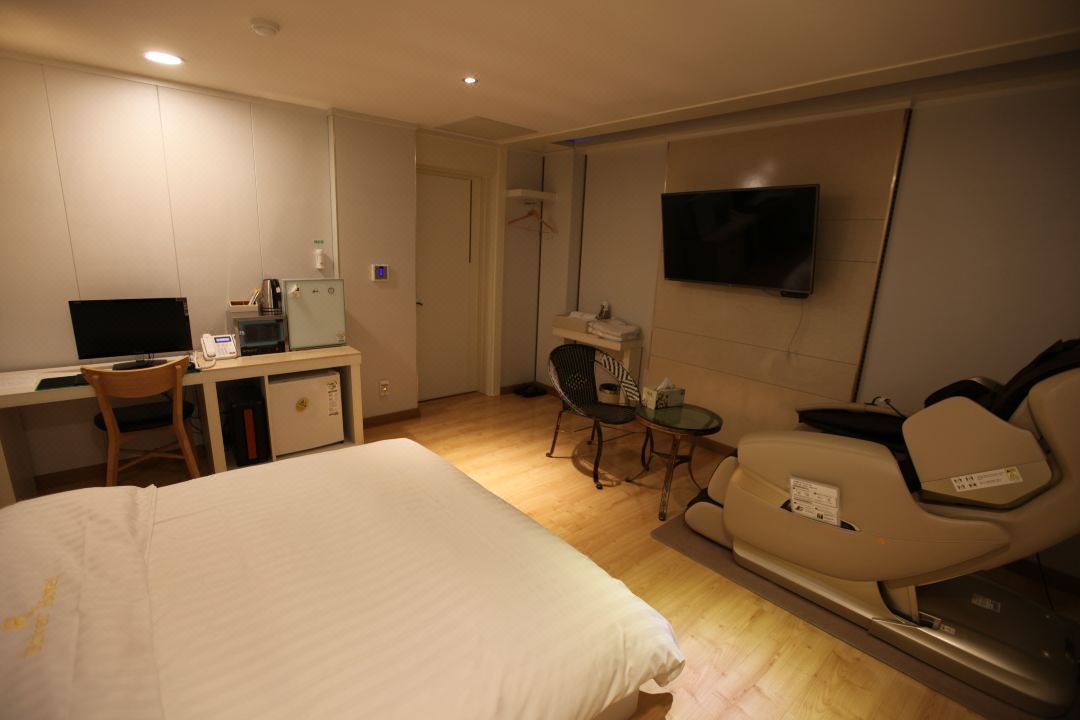 Hotel River