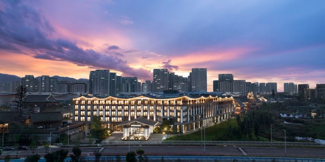 昆明滇池国融创施柏阁酒店