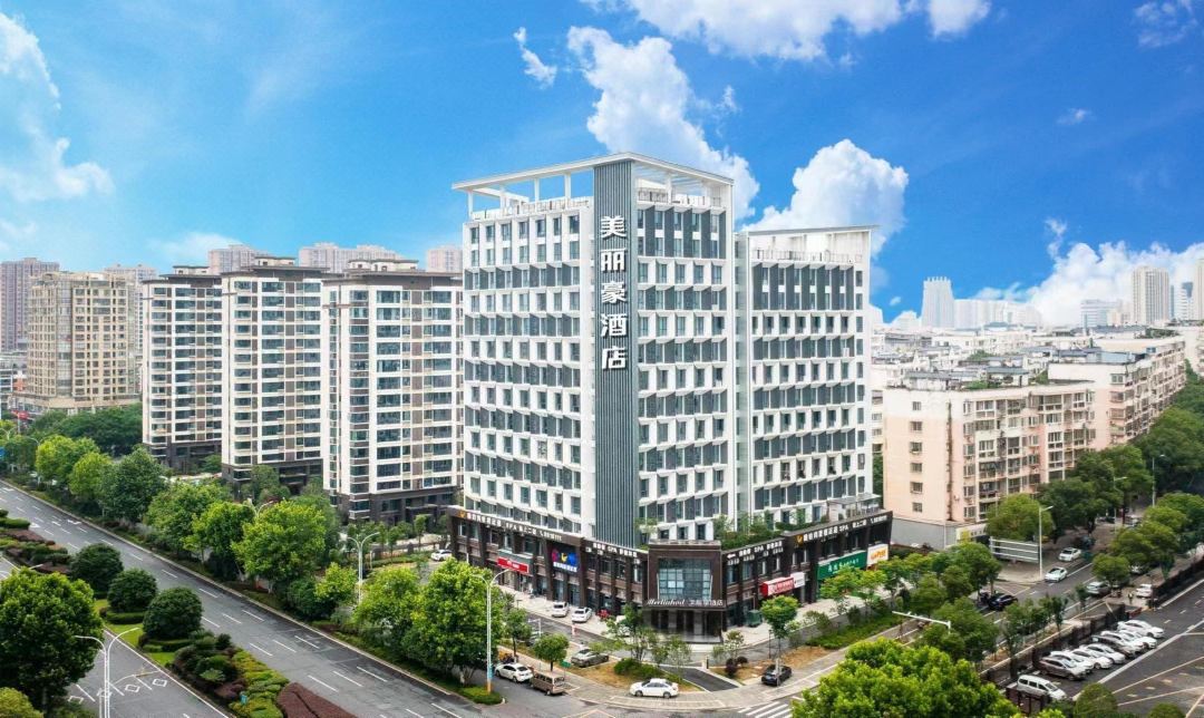 美麗豪飯店（吉安人民廣場店）
