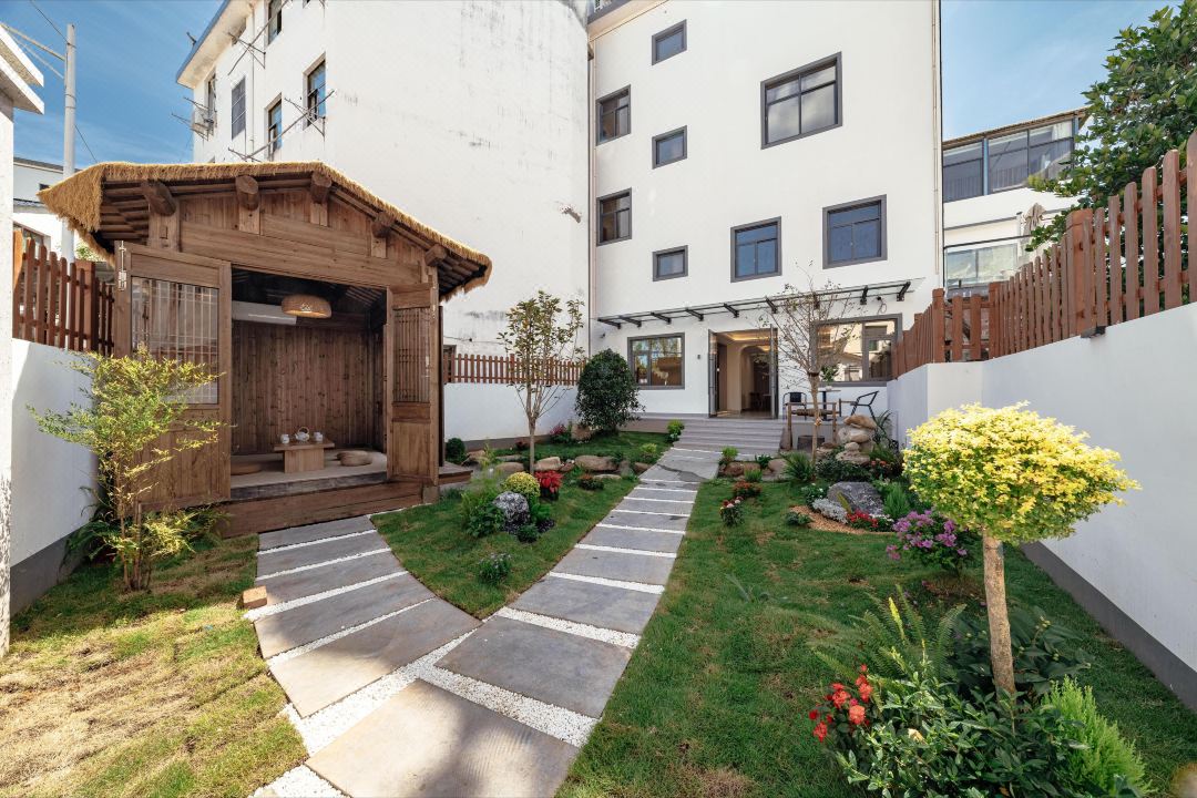 Wuyuan Shuimo Huajian Homestay