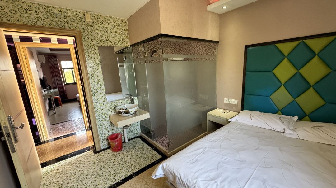Shanghai Jialong Fashion Hotel