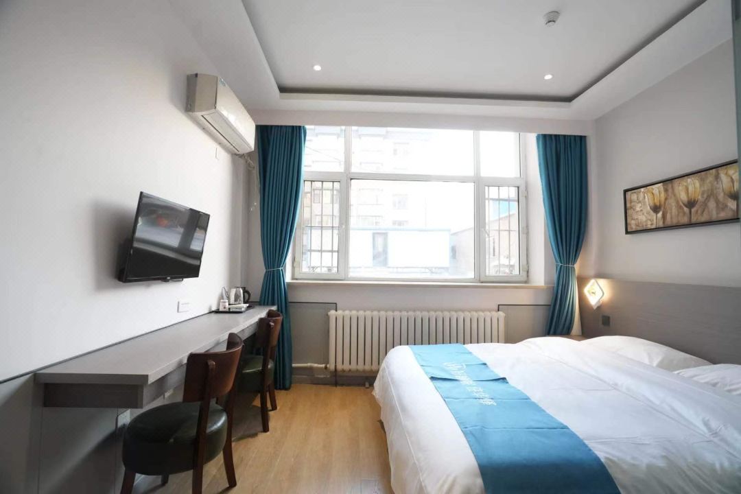 Home Inn Huaxuan Collection Hotel (Changchun  Station North Exit)