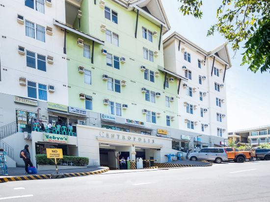 Centro Deluxe 3- Free Parking & WI-FI in Alabang - Tap to explore photos