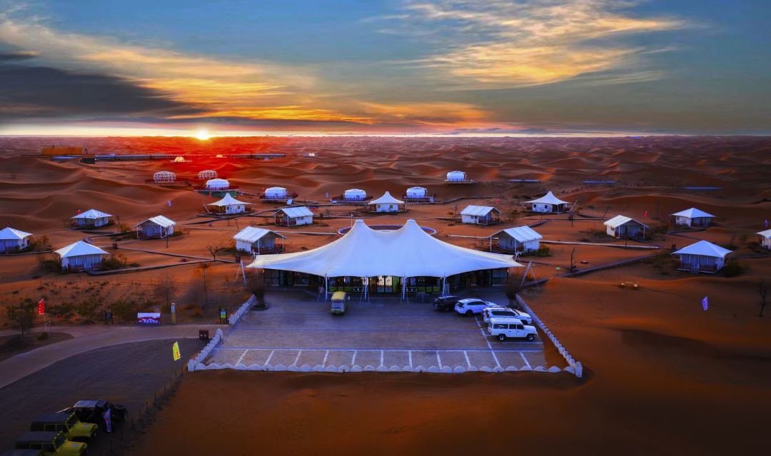 Zhongwei Tenggeli Star Travel Desert Hotel