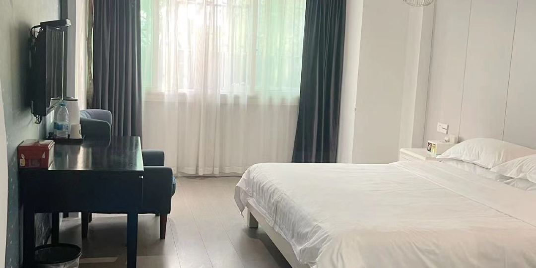 铂晶酒店城市猪蹄(台州路桥国际会展中心店)