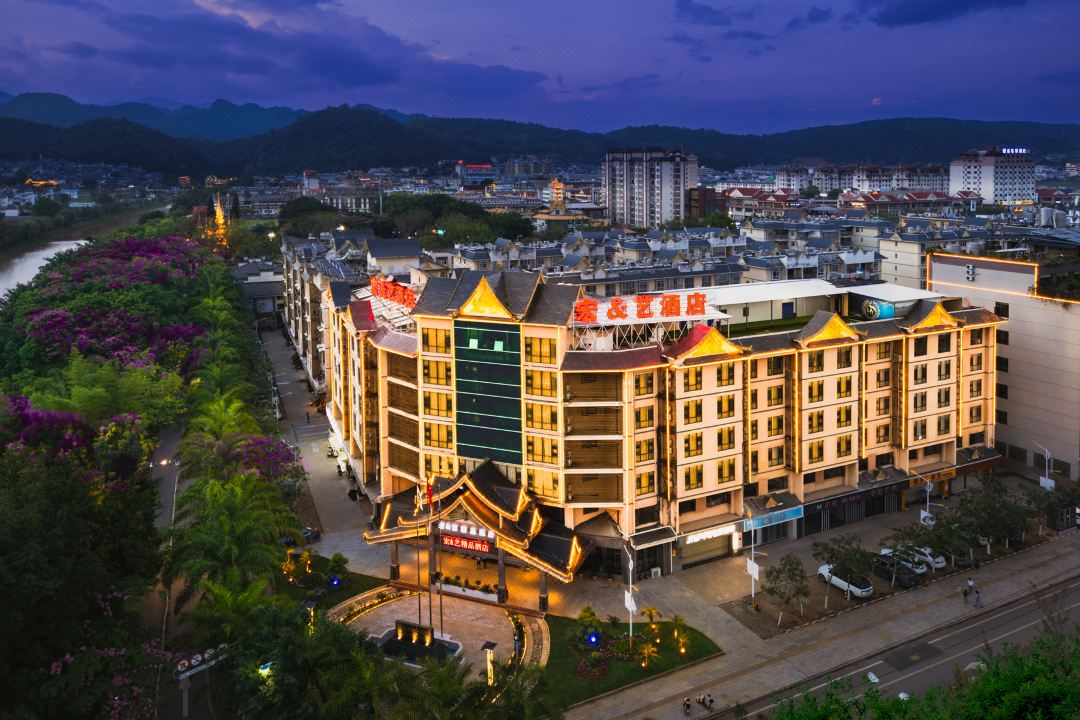 HongHeYi Boutique Hotel