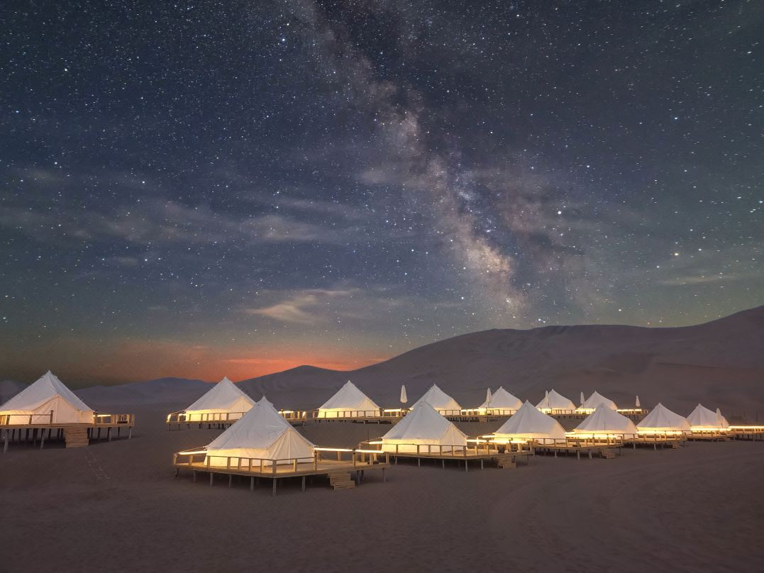 Dunhuang Mingsha Mountain Xingye Desert Camping Starry Sky Hotel