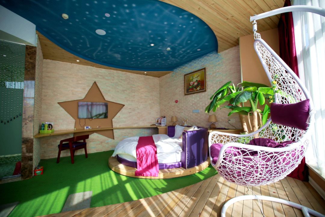 Xiaowang Kingdom Theme Hotel (Shiyan Railway Station North Square Beijing South Road Branch)