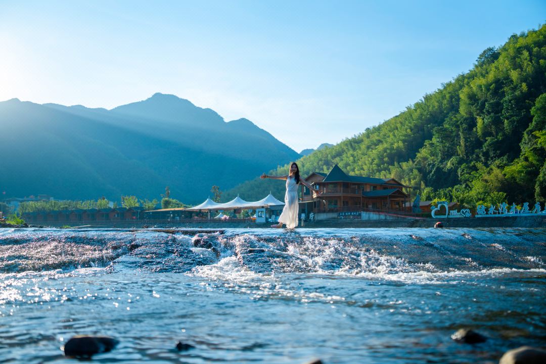 Xixia · Eden Mountain View Resort Homestay (Jing Moon Bay Scenic Area