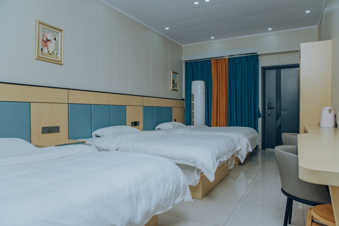 Qianshan Bayi Hotel