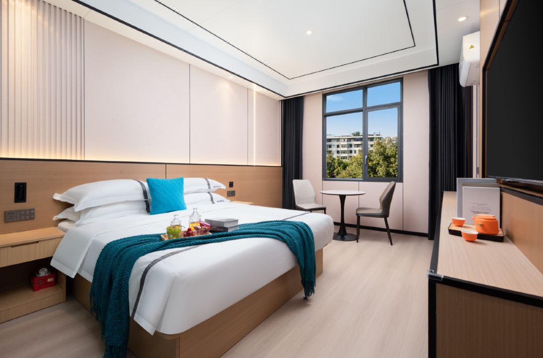 Baiyuan Smart Hotel (Liangdao Street Xiaodongmen Subway Station)