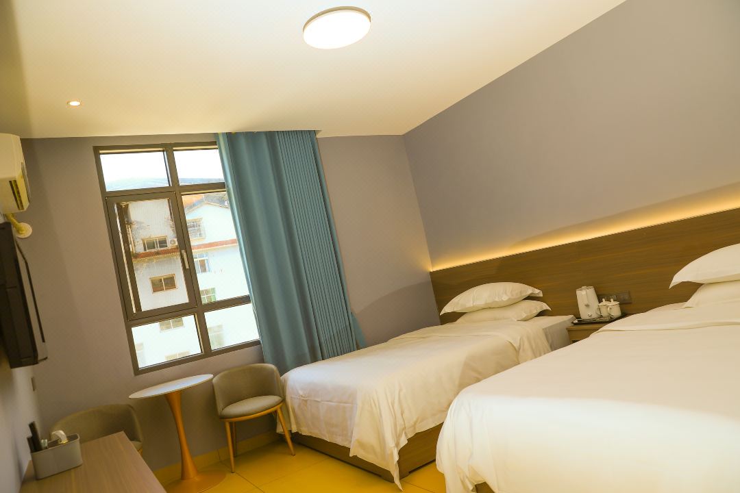 Jiange Sanhe Spring Business Inn