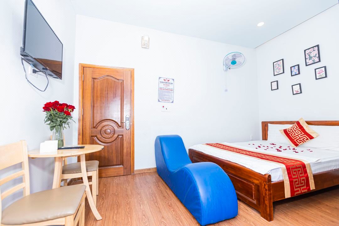 Phu Gia Hotel 1609 Huynh Tan Phat