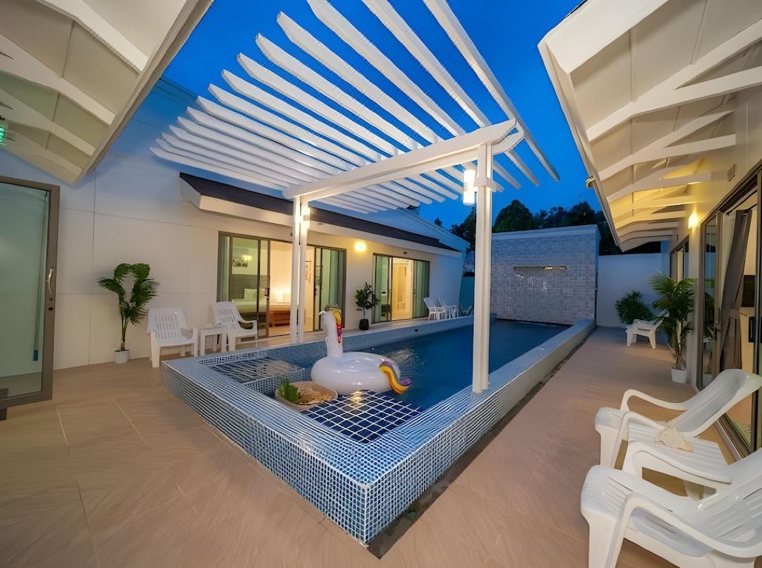 Golden Pool Villa