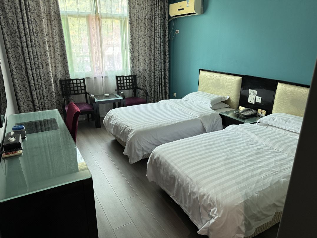 Jiahe Business Hotel (Wenling Hang Wen South Road Store)