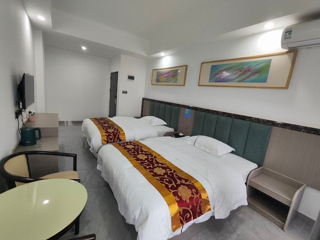 Yichen Themed Inn (Huachang Shopping Plaza)