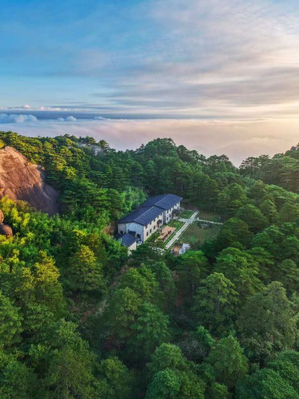 Mount Sanqing Secret Realm · Sanqing Palace Sacred Land Hotel