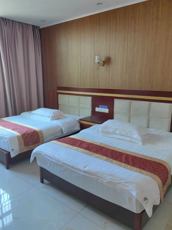 Yizhang Dahuangsha Hotel
