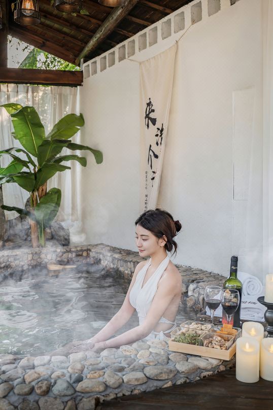 Yunshang Grassland Taoyuanqi Mountain Pool Wild Luxury Private Tang Hot Spring Linxi Holiday Beauty