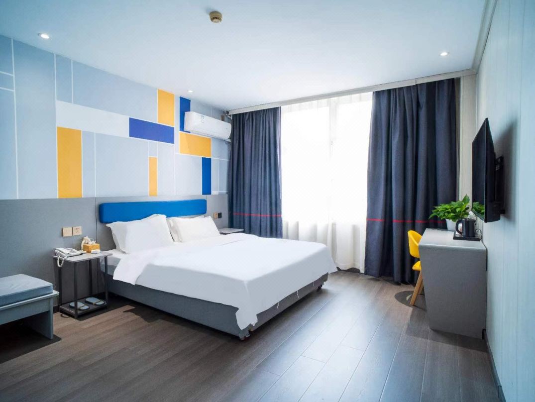 π Hotel(Shijiazhuang Xinbai Square Subway Station)