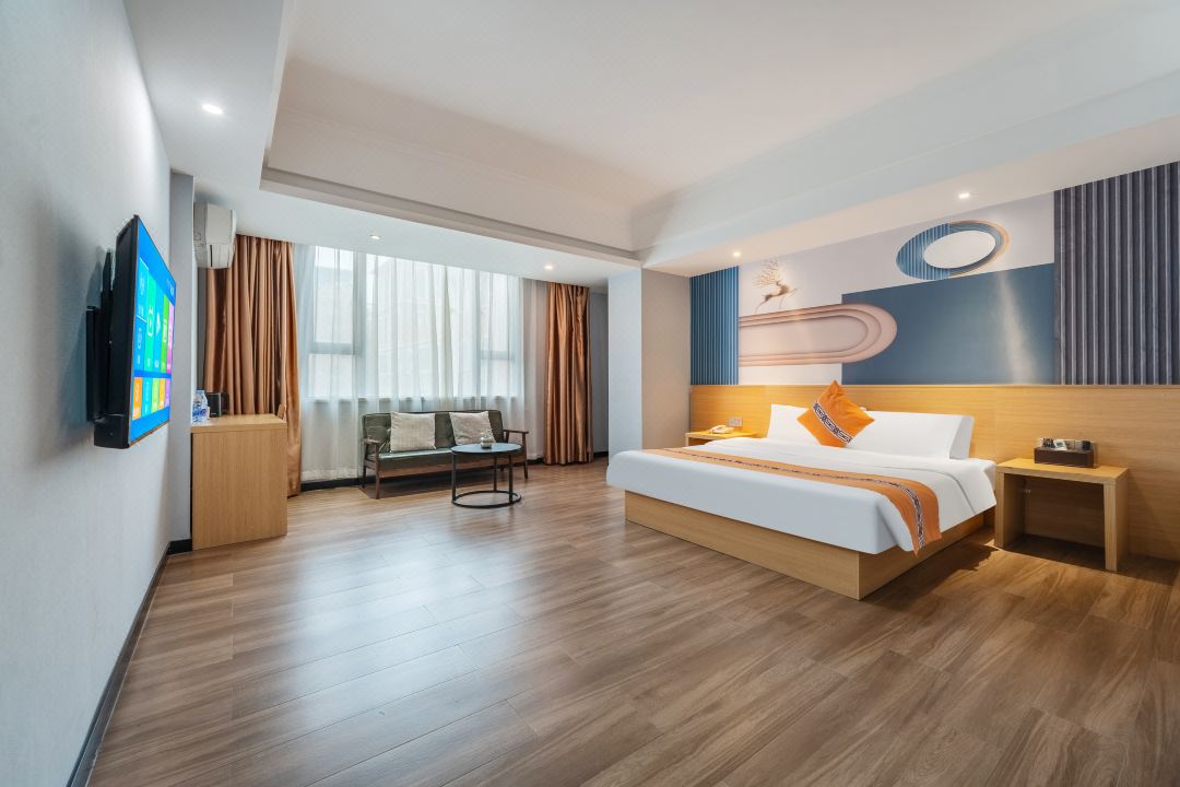 Wuchuan Qitian Hotel