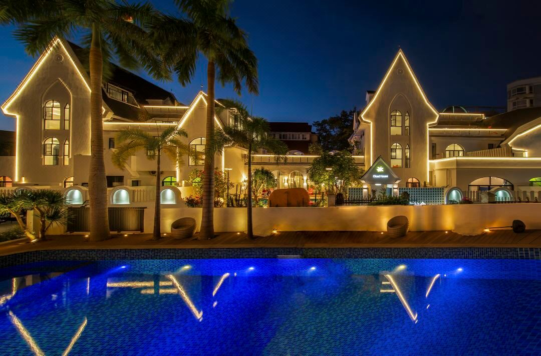 Cloud House Yunjuan Huashe Manor Homestay (Beihai Yintan International Passenger Port Branch)